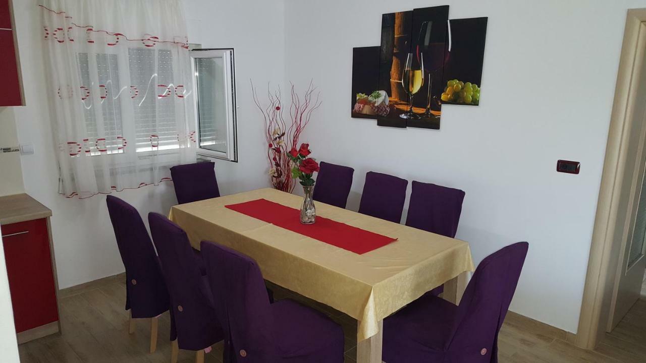 Apartment Rose Pula Ngoại thất bức ảnh